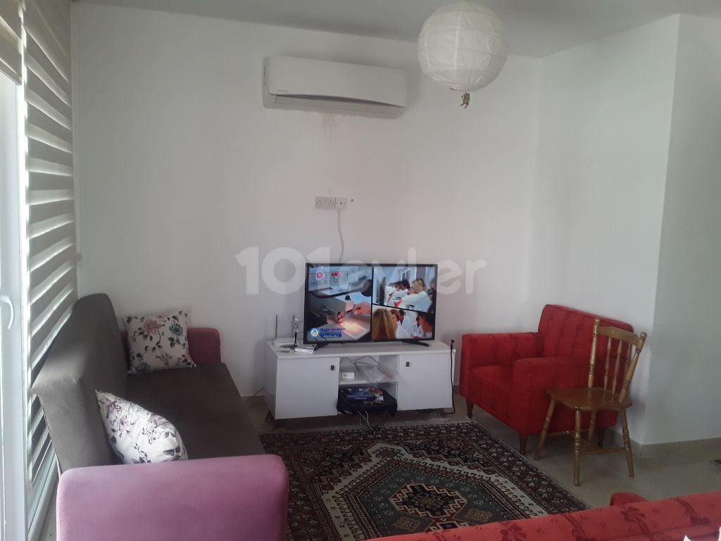 GİRNE MERKEZDE TÜRK KOÇANLI   2+1 SATLIK DAİRE