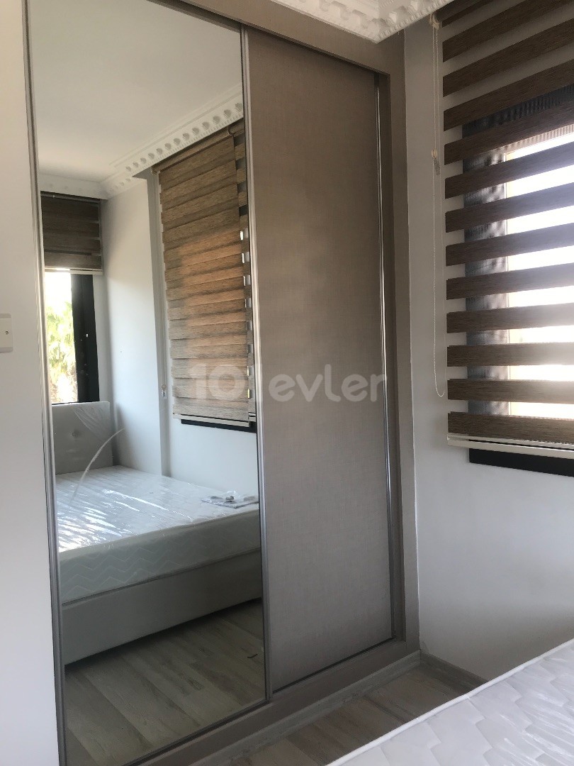 Girne Merkezde 1+1  Eşyalı Satılık Daire 