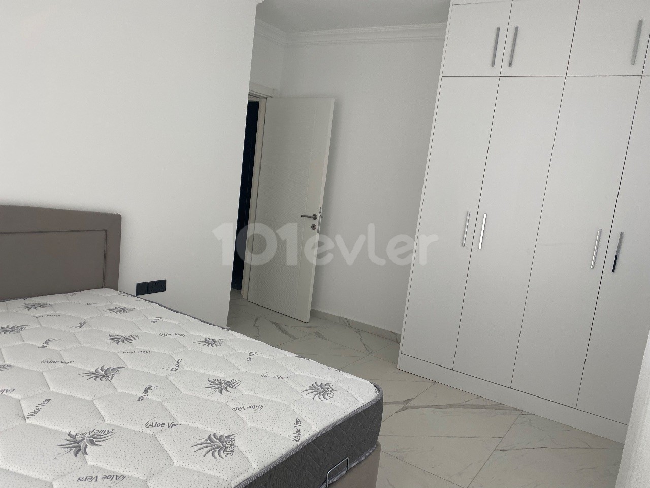 1+1 Wohnung Zu vermieten in Kyrenia Edremit mit Pool ** 