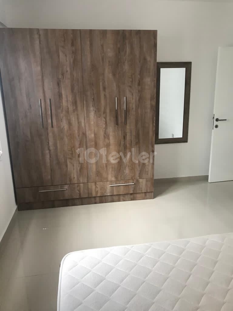 Kyrenia Zentrum 2 + 1 Wohnung Zu Verkaufen ** 