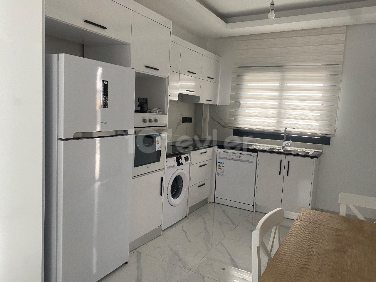 2+1 Flat for Rent in a Complex with Pool in Alsancak, Kyrenia