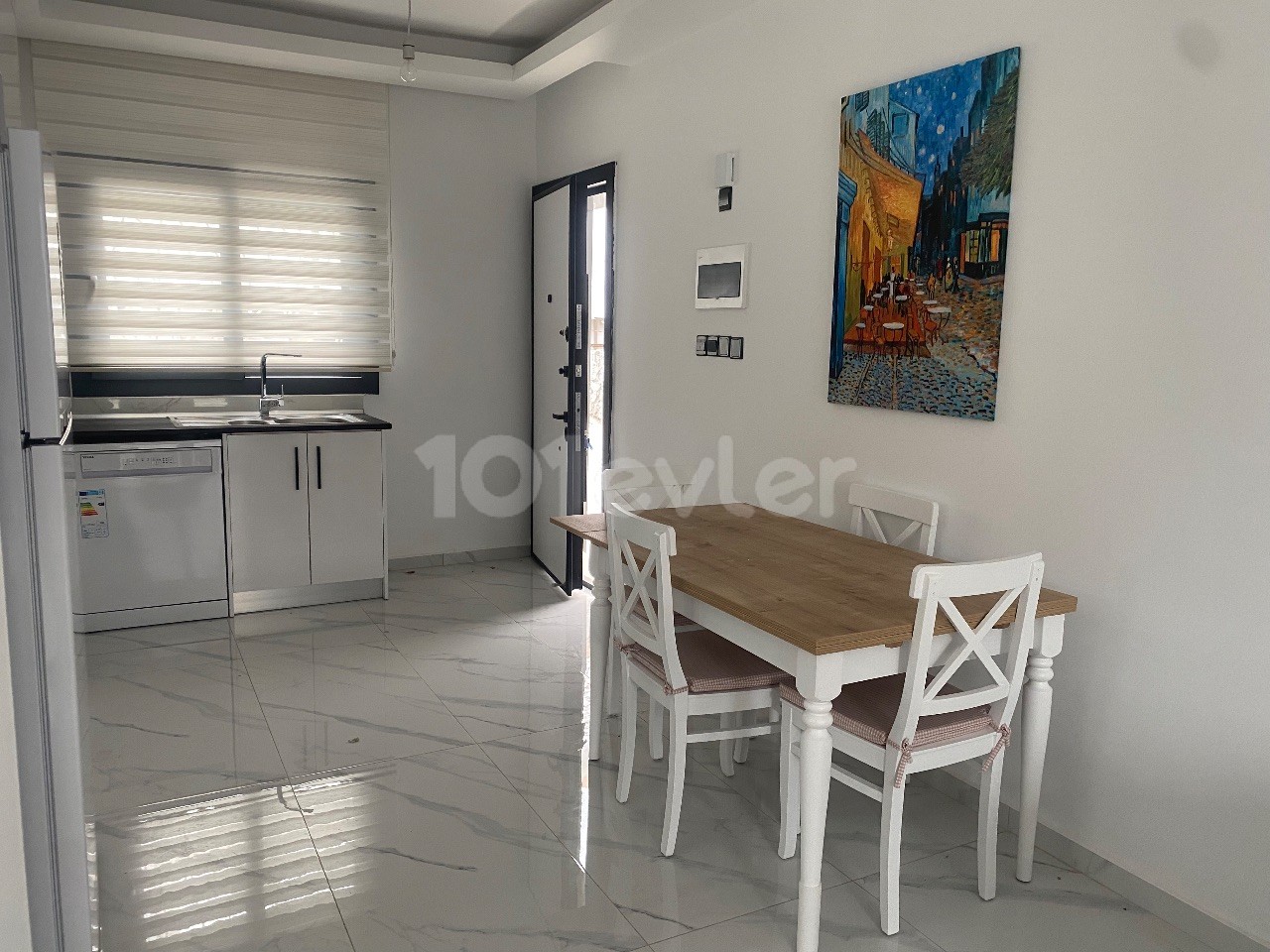 2+1 Flat for Rent in a Complex with Pool in Alsancak, Kyrenia