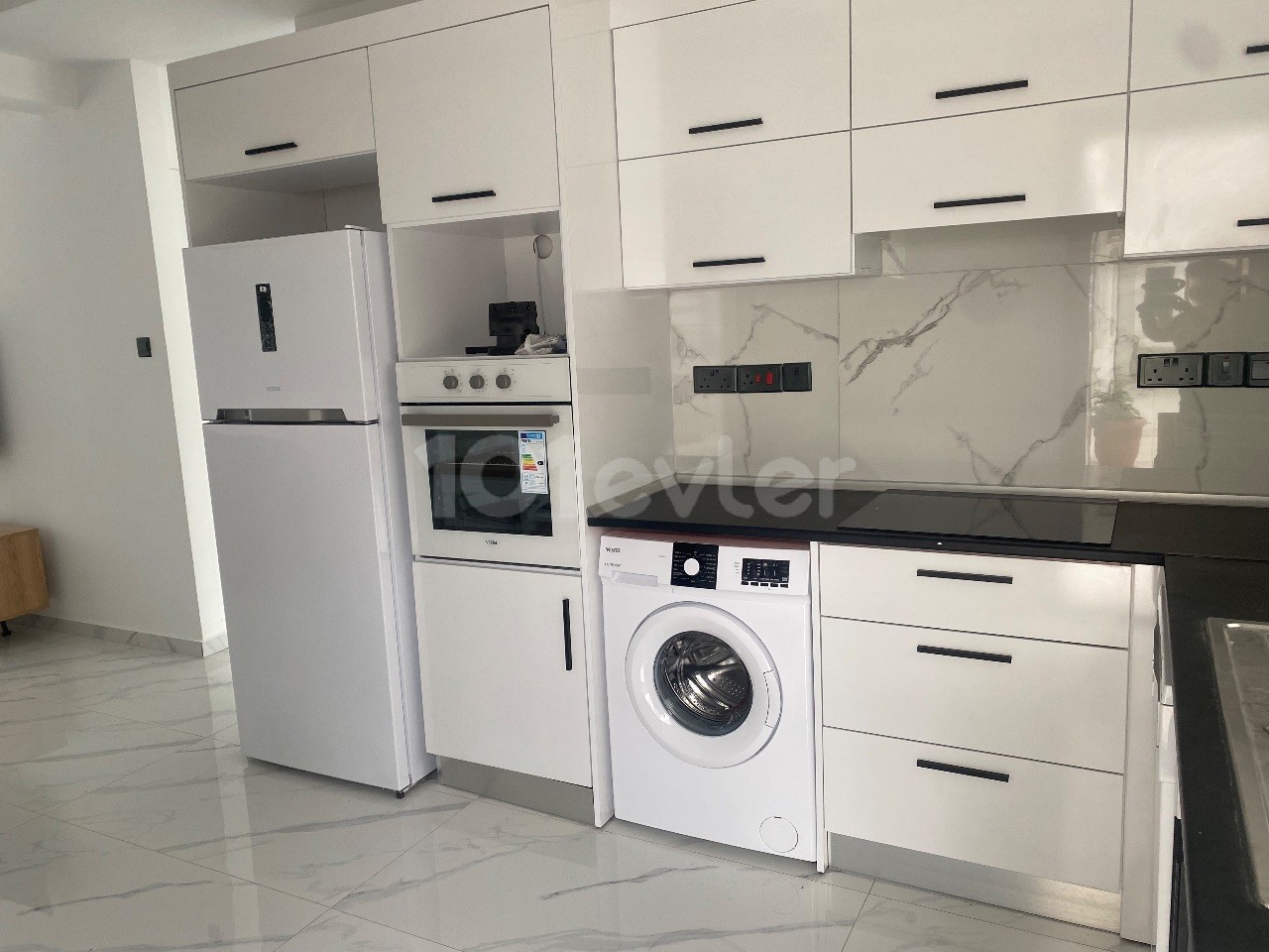 2+1 Flat for Rent in a Complex with Pool in Alsancak, Kyrenia