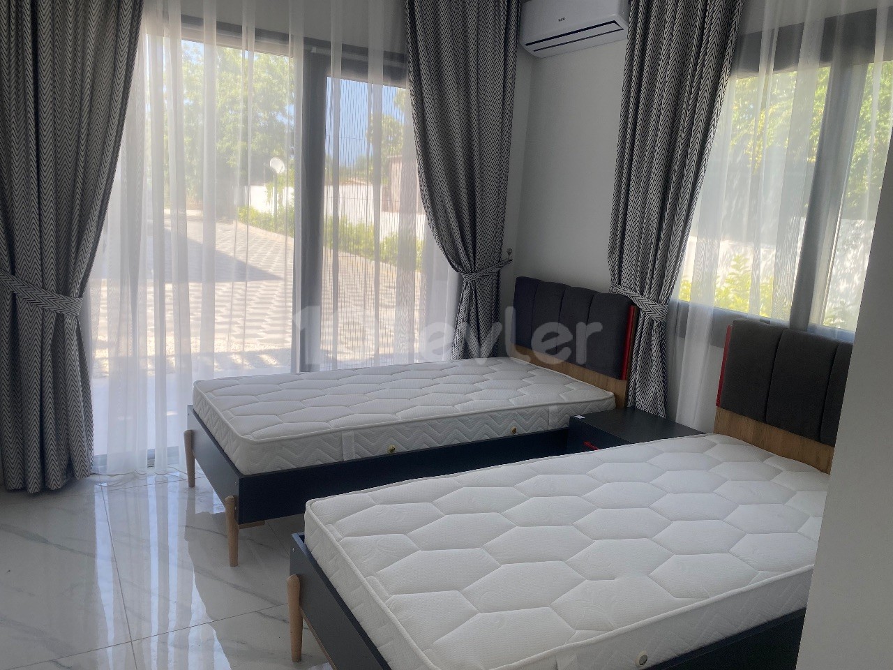 2+1 Flat for Rent in a Complex with Pool in Alsancak, Kyrenia