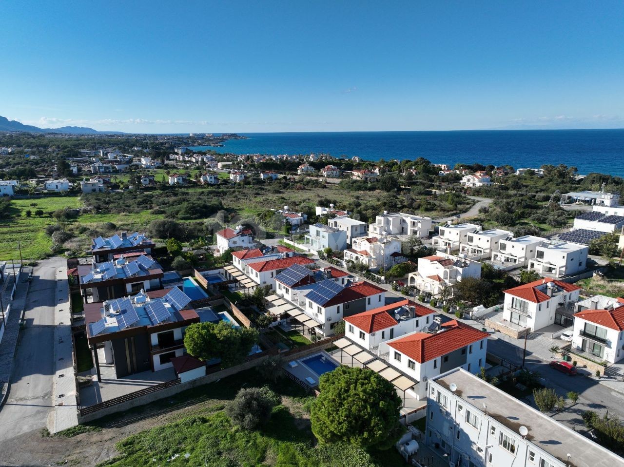 Girne Edremit Satılık 4+1 Havuzlu İkiz Villa