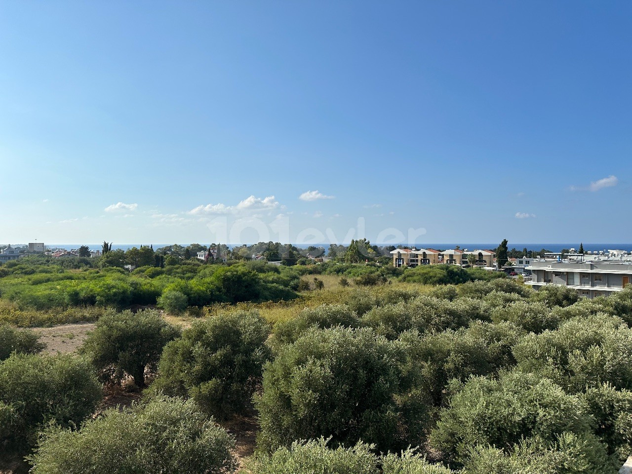 2+1 Spacious Flat for Sale with Sea and Mountain Views in Kyrenia Alsancak Pool Site