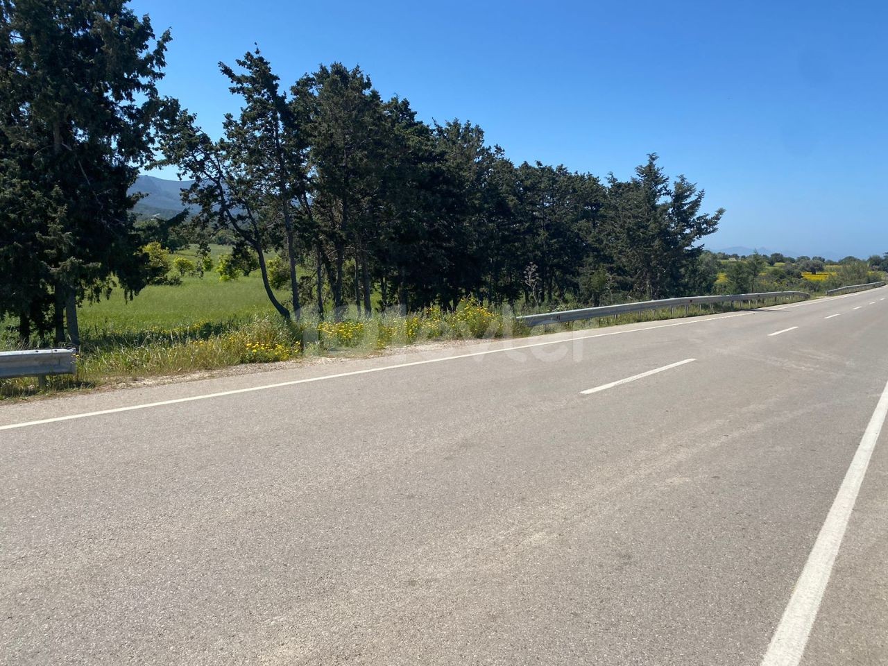 FÜR DEN BAU GEEIGNET - KAUFGELEGENHEIT IN EINEM SICH SCHNELL ENTWICKELNDEN BAUGEBIET - BLICK AUF DIE BERGE UND DAS MEER