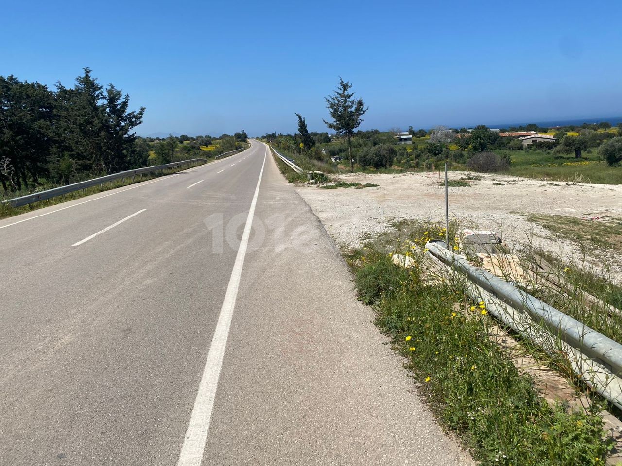 FÜR DEN BAU GEEIGNET - KAUFGELEGENHEIT IN EINEM SICH SCHNELL ENTWICKELNDEN BAUGEBIET - BLICK AUF DIE BERGE UND DAS MEER