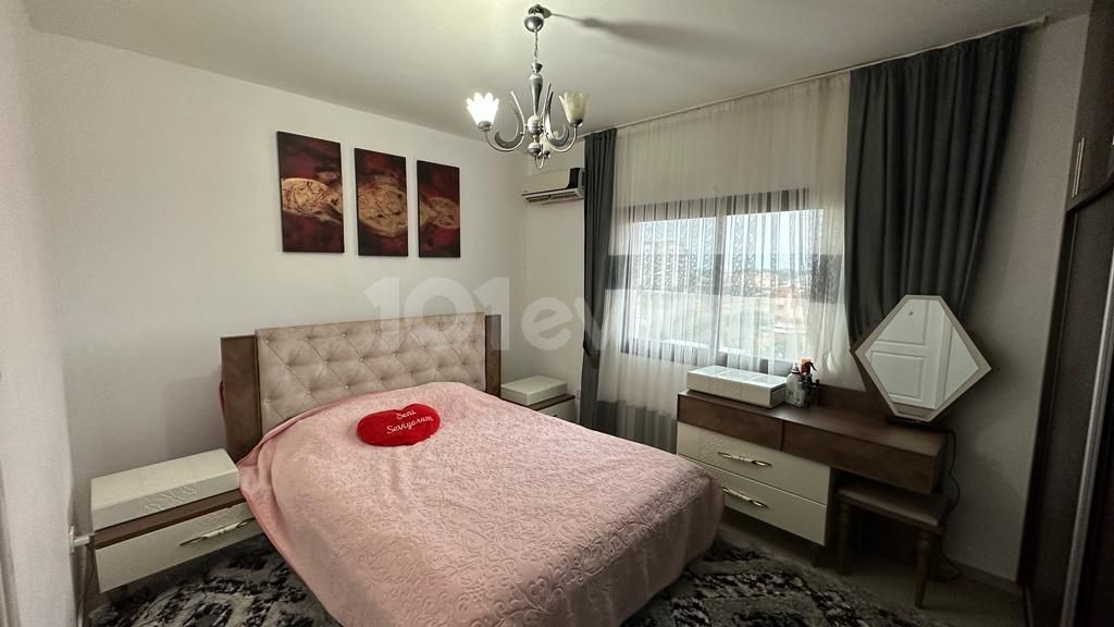 Large 3+1 apartment for sale in Yeni Bogazici