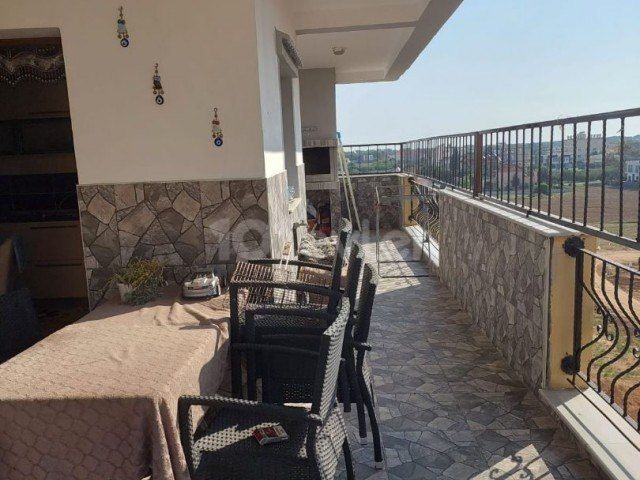 Large 3+1 apartment for sale in Yeni Bogazici