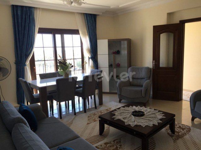 Huge 3+1 penthouse for sale in Yeni Bogazici