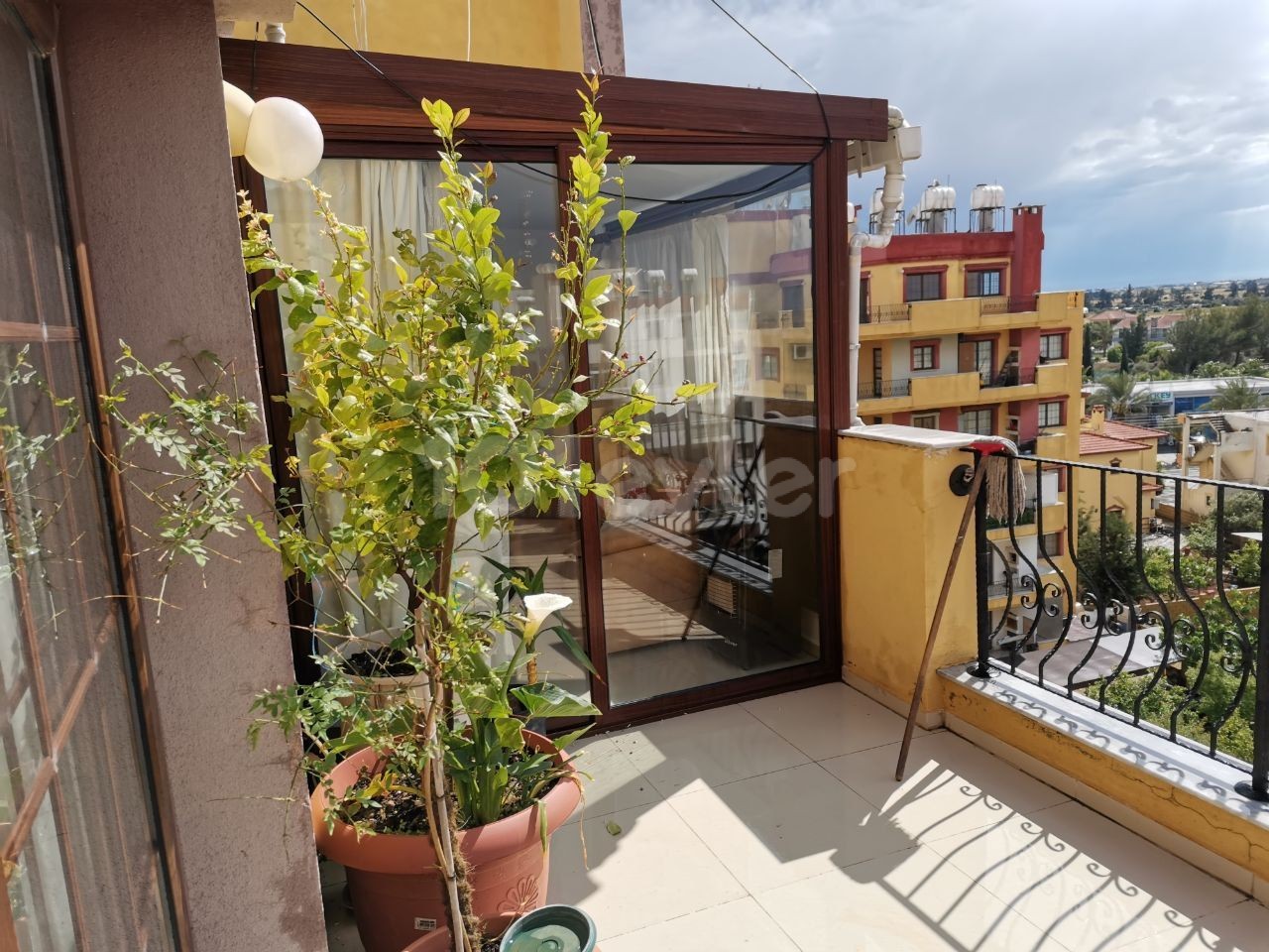 Riesiges 3+1 Penthouse in Yeni Bogazici zu verkaufen