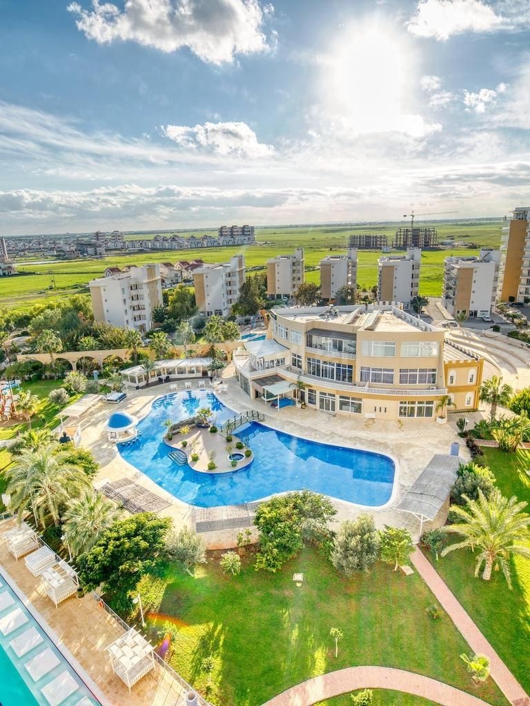 Luxuriöse 2+1 Wohnung mit Meerblick im Iskele Caesar Resort