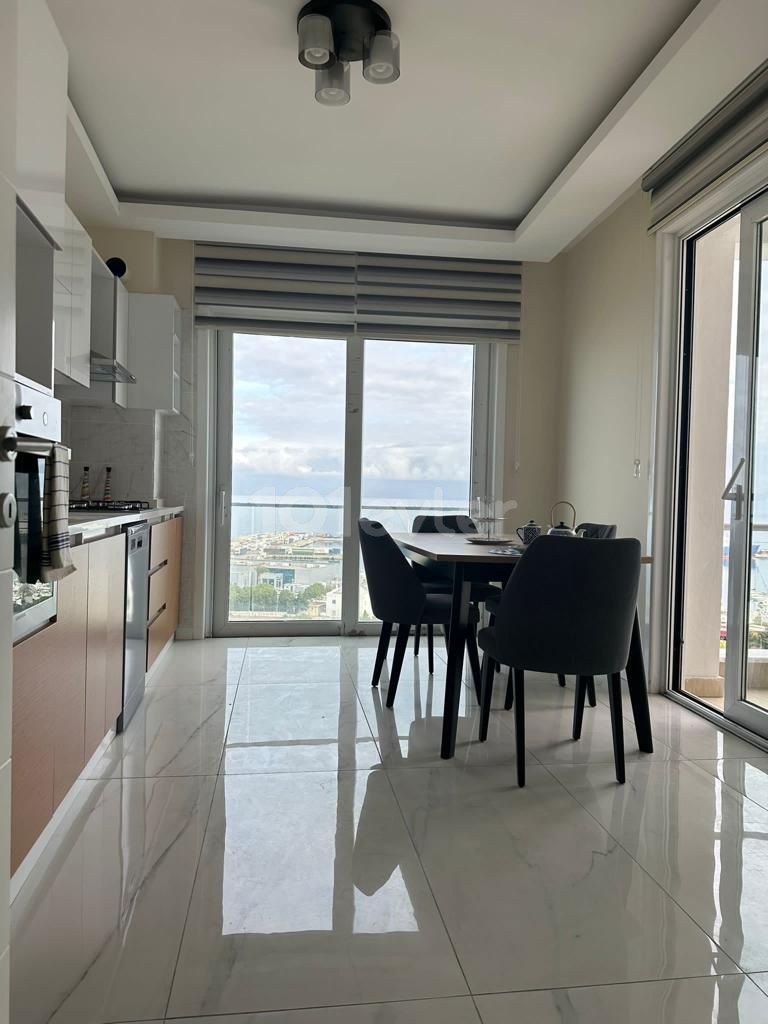 Girne'nin Kalbinde 84 ay Faizsiz Ödeme Fırsatı ile Hazır 3+1 Apartman Dairesi!