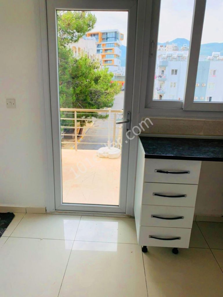 Flat To Rent in Girne Merkez, Kyrenia