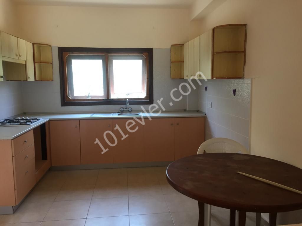 Flat To Rent in Ozanköy, Kyrenia