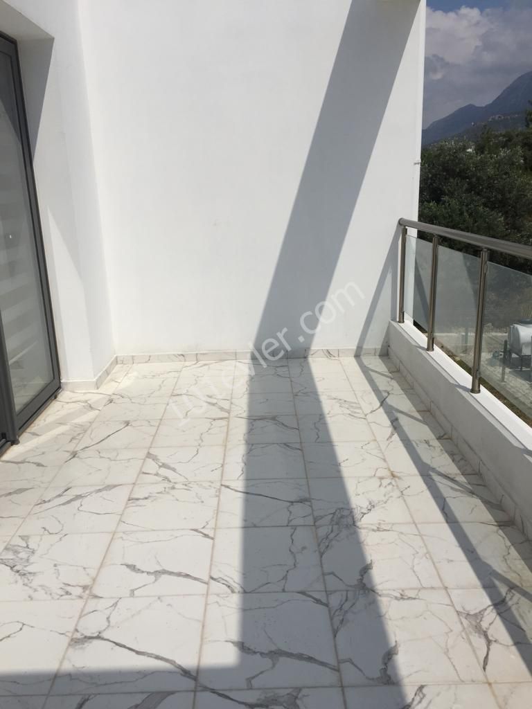 Penthouse To Rent in Karaoğlanoğlu, Kyrenia