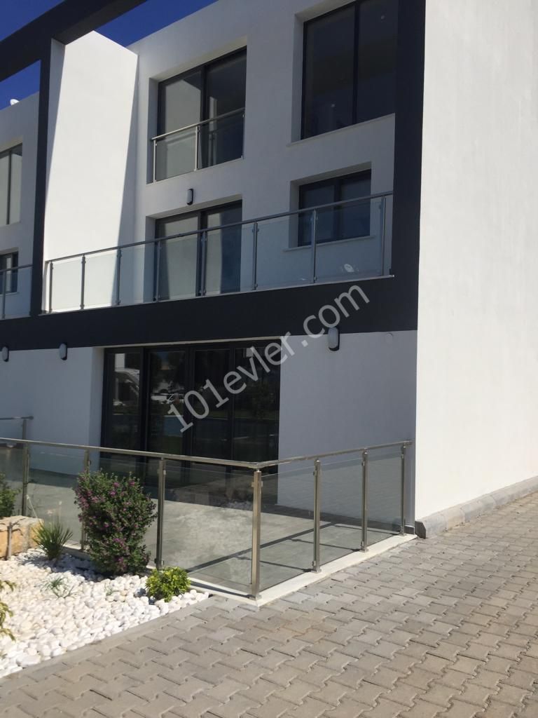 Flat To Rent in Alsancak, Kyrenia