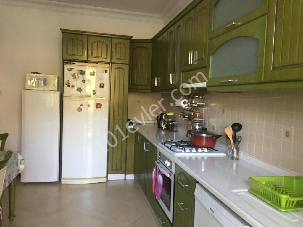 Flat To Rent in Girne Merkez, Kyrenia