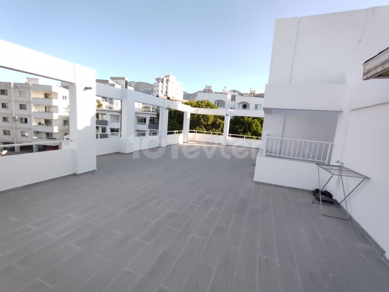 Luks 3+1 Penthouse Kyrenia Centre £750