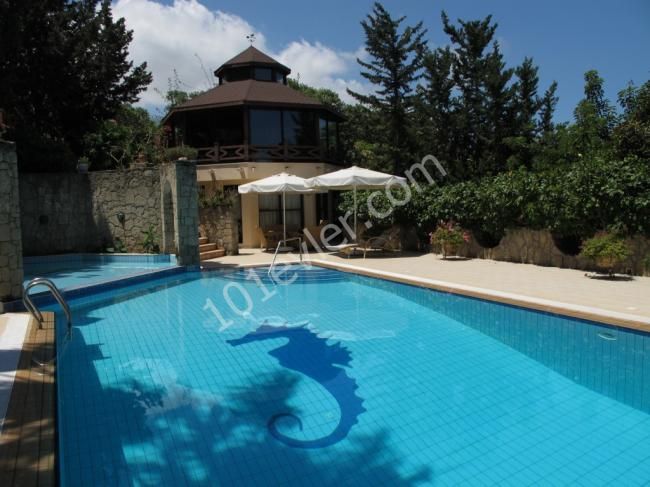 Luxury Villa For Sale İn Çatalköy