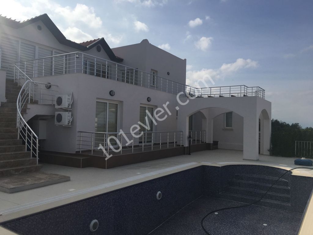 3bedroom Villa for sale in esentepe with stunning views.