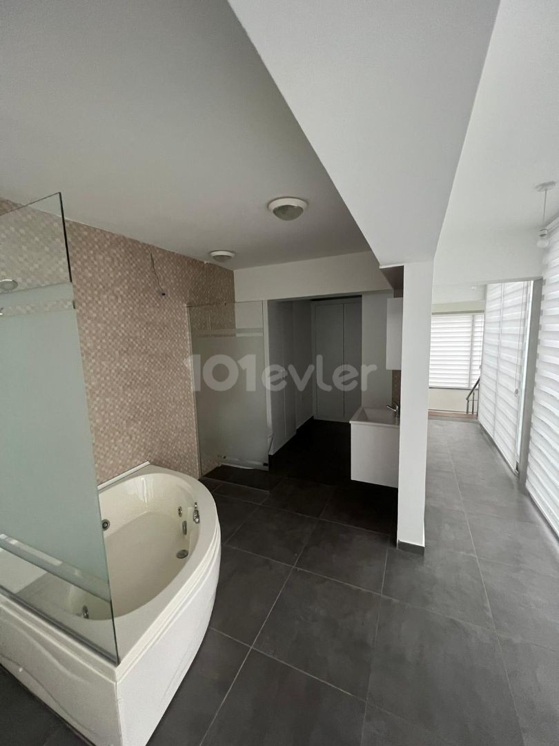 3+1 FULL 189M2 LUXURIOUS PENTHOUSE in Kyrenia Center