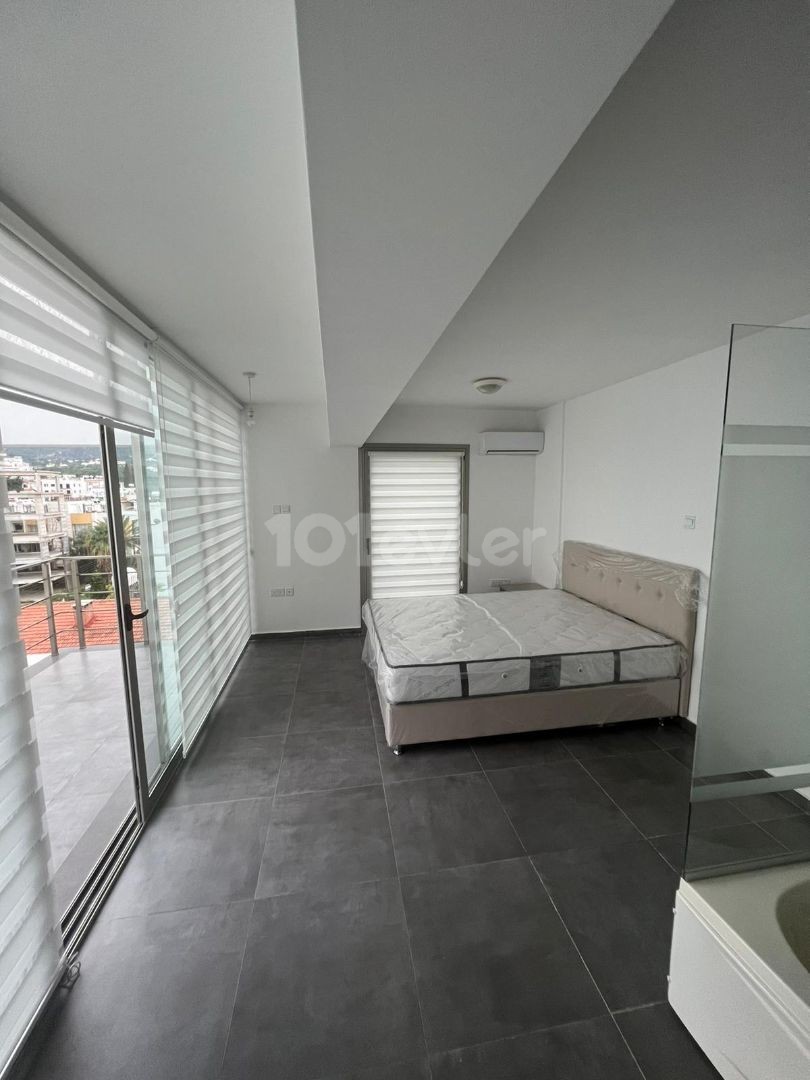 Girne Merkezde Tam 189M2 İki Katlu Dublex Penthouse Sıfır!