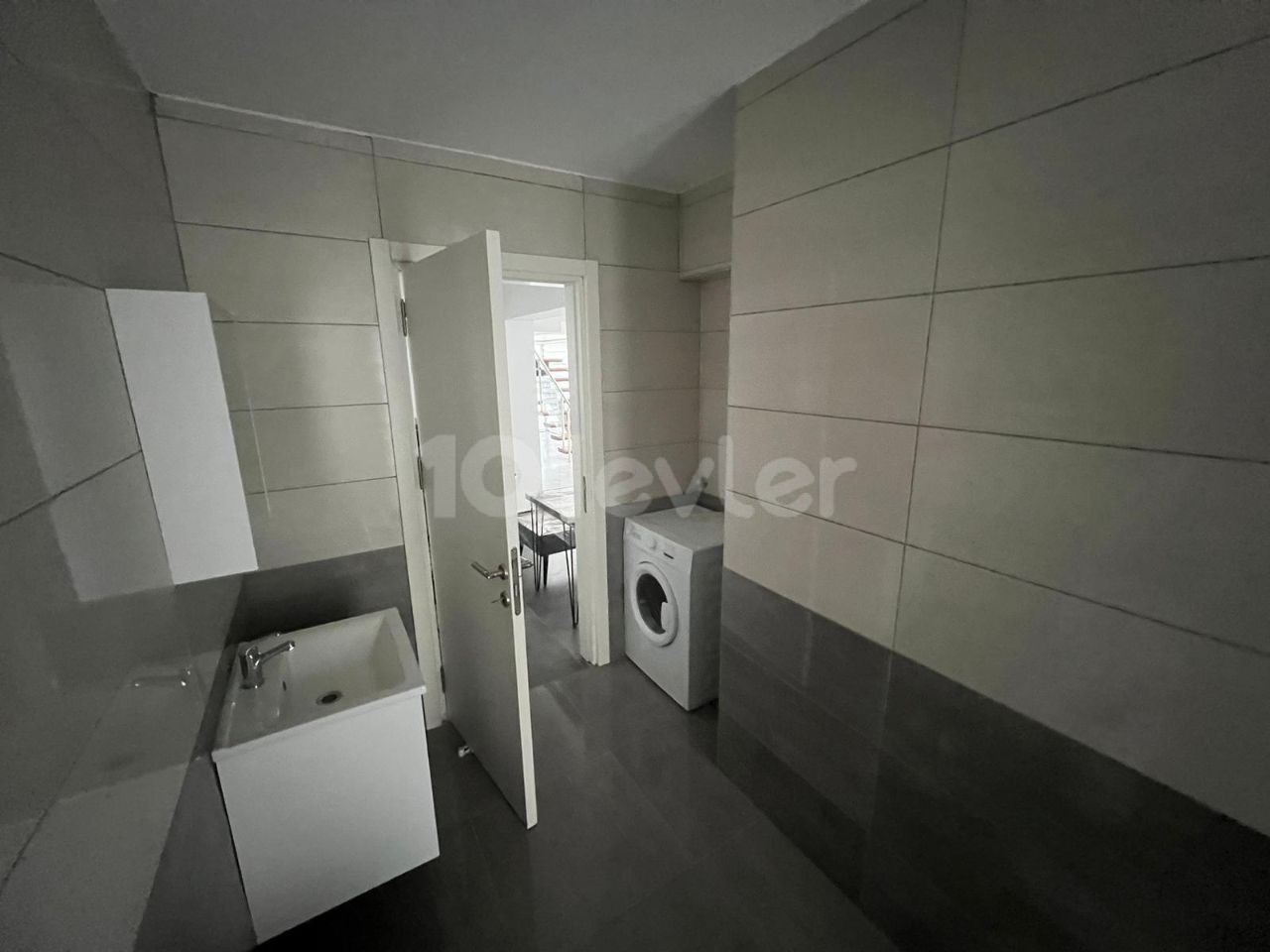 Girne Merkezde Tam 189M2 İki Katlu Dublex Penthouse Sıfır!