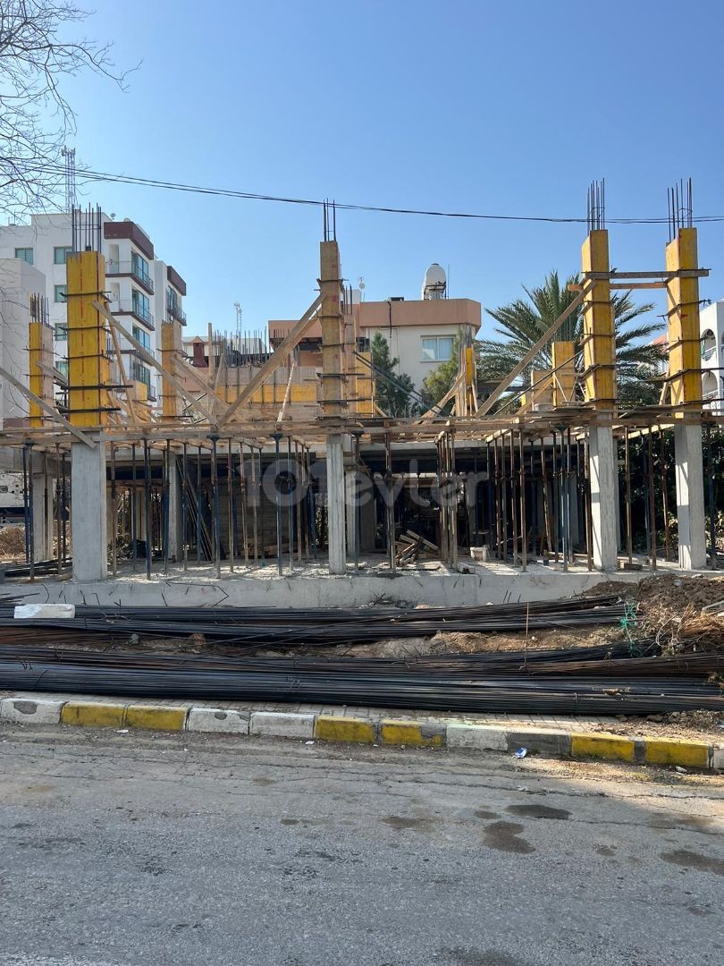 Girne Merkezde Eziç Penuts ve Lords Palace Hotel yakını denize 400 metre Özel Bir Proje