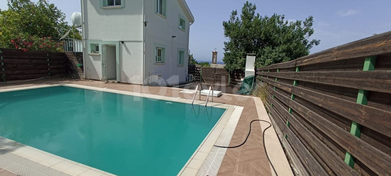 Kyrenia Lapta 3 Stück Bungalow mit privatem Pool (Unübersehbare Investitionsmöglichkeit geeignet für AirBnb)