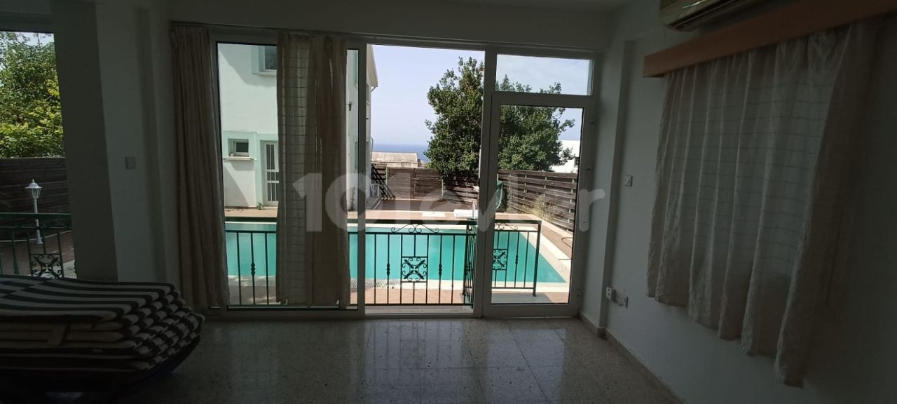 Girne Lapta da Özel Havuzlu 1 Tane 4+1, 1 Tane 1+1 Loft Bungalow (AirBnb'ye Uygun Kaçırılmayacak Yatırım Fırsatı)