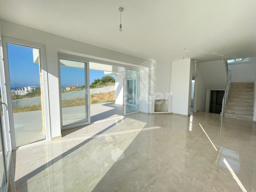 Villa in Alsancak, Kyrenia, mit unverbautem Meerblick, Ratenzahlung möglich