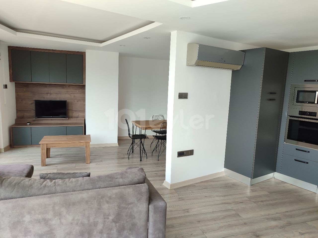 2+1 spacious penthouse for sale in Kyrenia Center Akacan Site