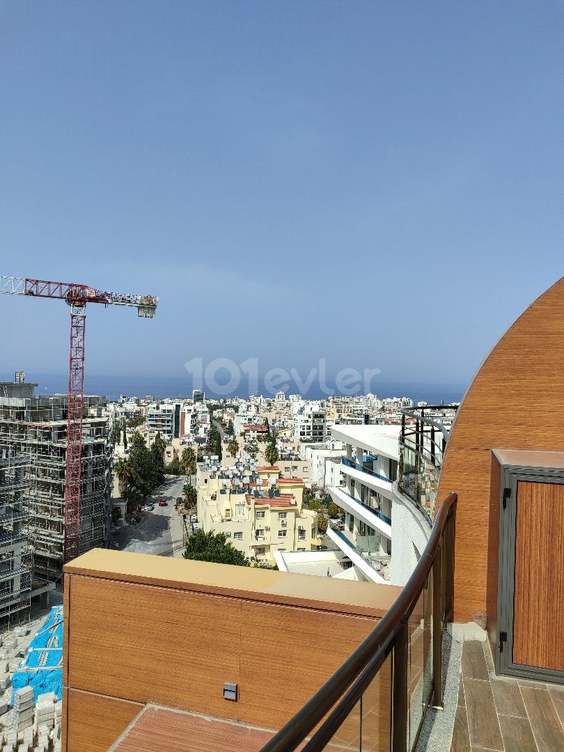 2+1 spacious penthouse for sale in Kyrenia Center Akacan Site