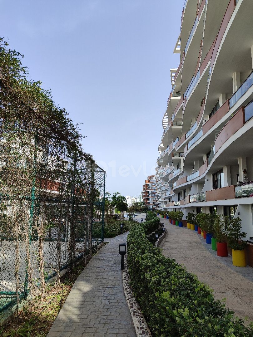 2+1 spacious penthouse for sale in Kyrenia Center Akacan Site