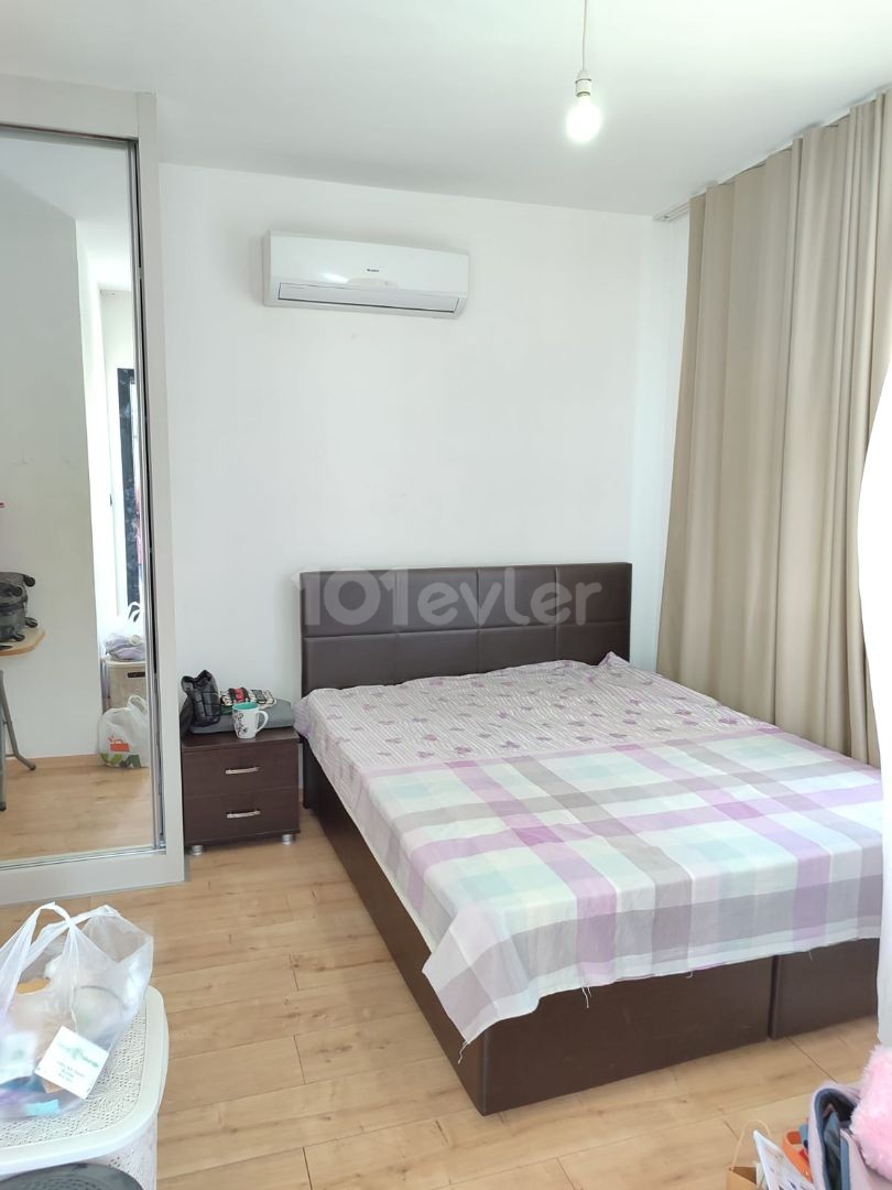 Girne Merkez, Barış Parkı ile Bektaş Market arasında, yeni bina 2+1 Kiralık