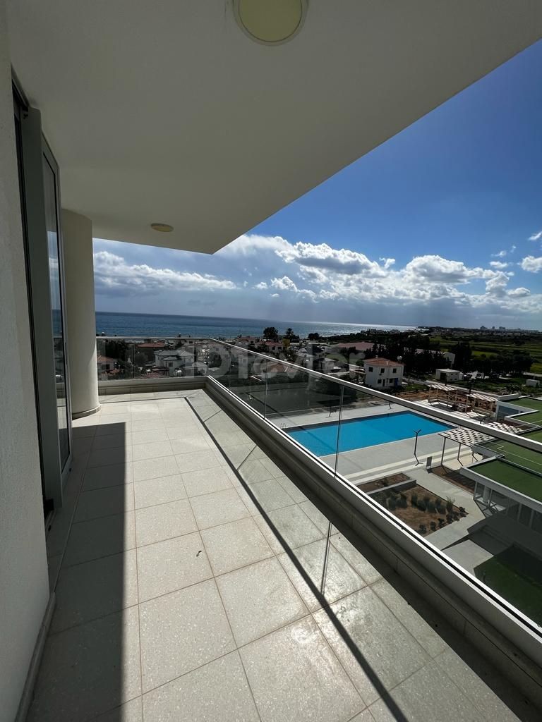 2+1 Apartment with Spectacular Sea View