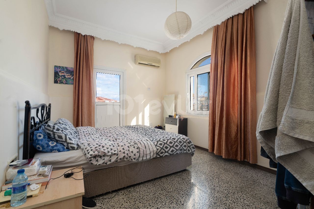 Zu verkaufen 7+2 Villa in Kyrenia Alsancak