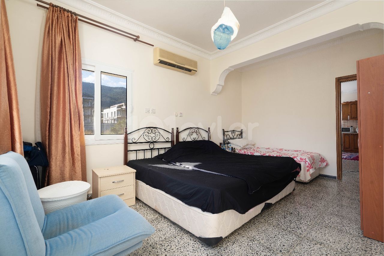 Girne Alsancak Satılık 7+2 Villa