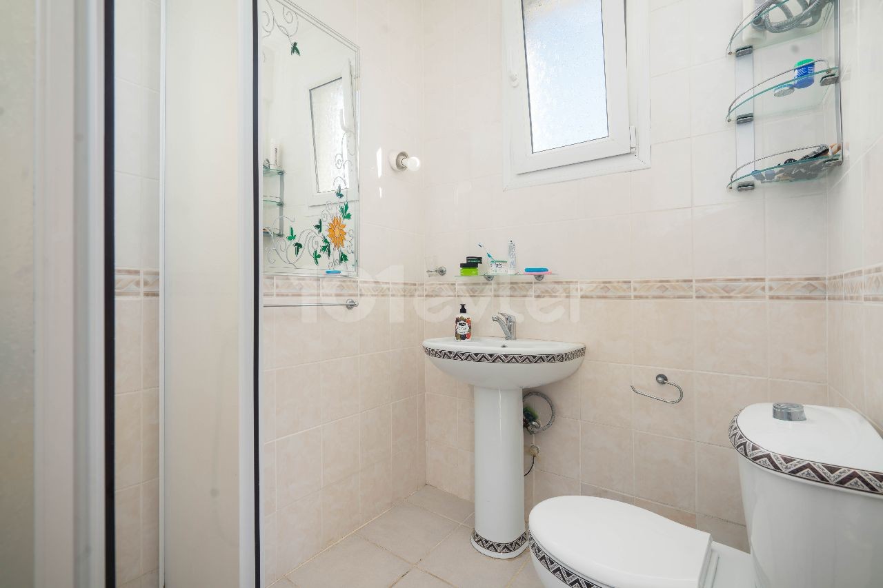 Girne Alsancak Satılık 7+2 Villa