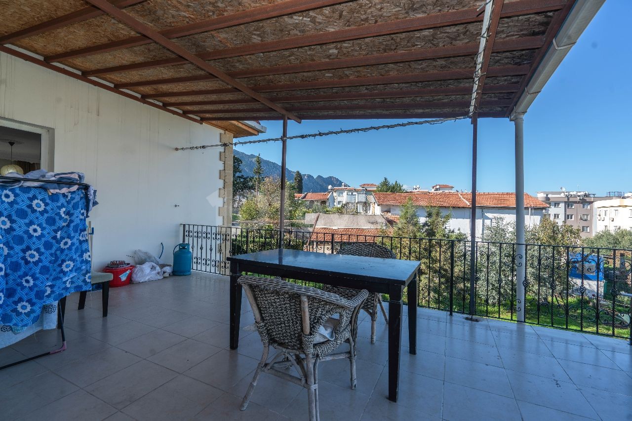 Girne Alsancak Satılık 7+2 Villa