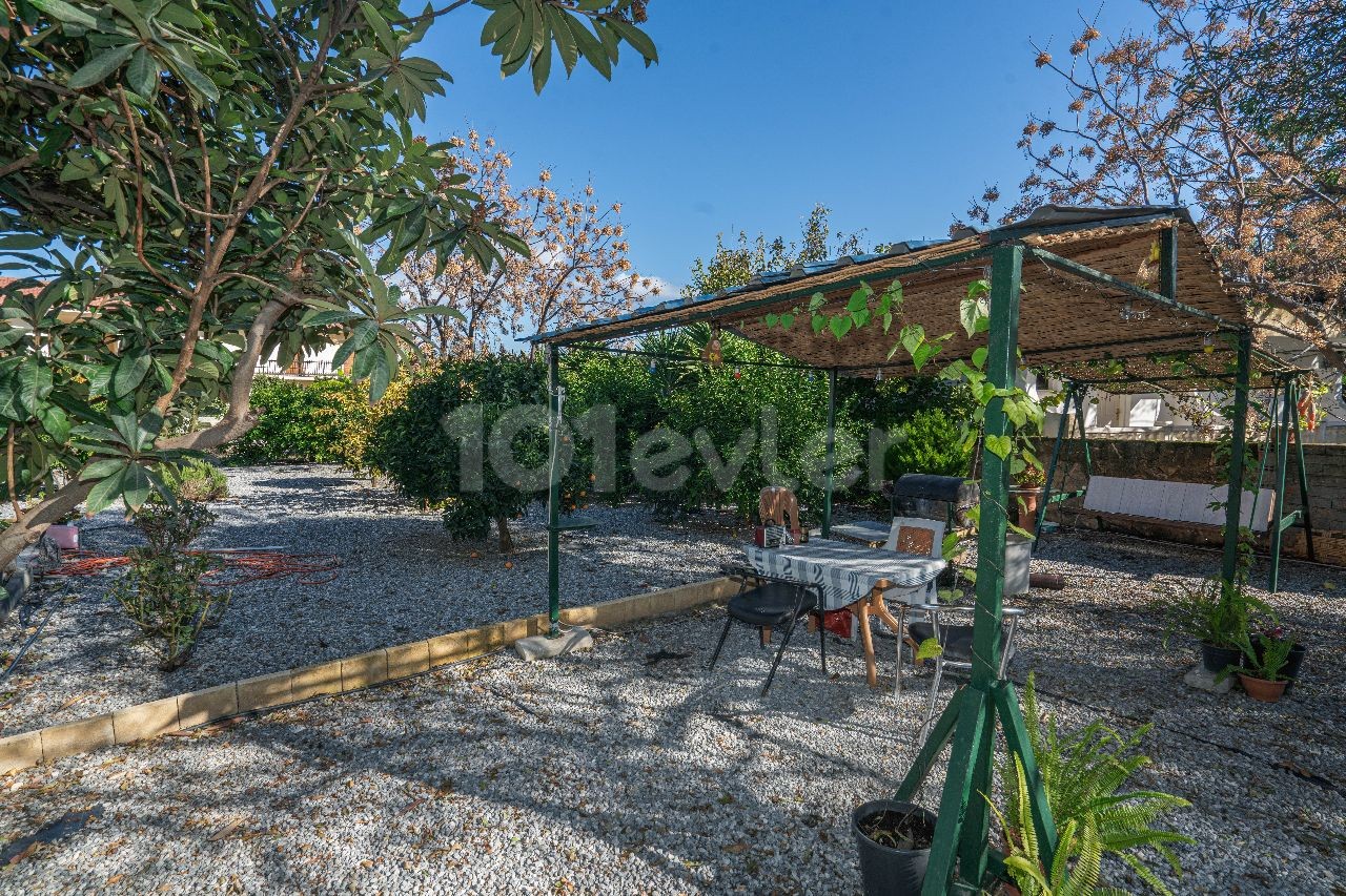 Zu verkaufen 7+2 Villa in Kyrenia Alsancak