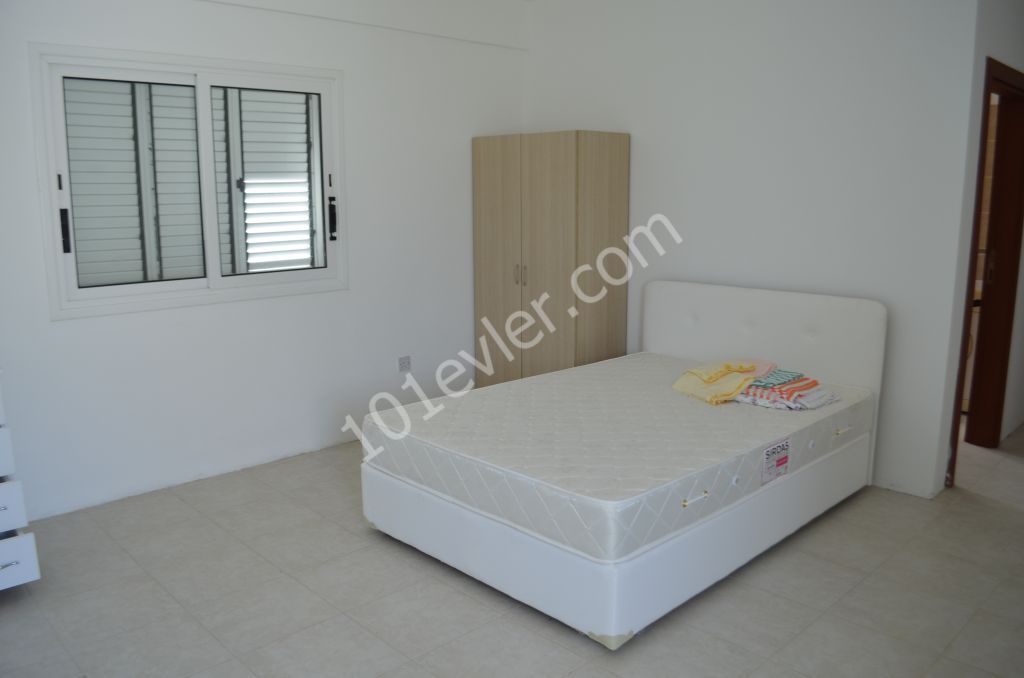  Alsancak MERİT Otellere 200 Metre Mesafede 3+1 Villa