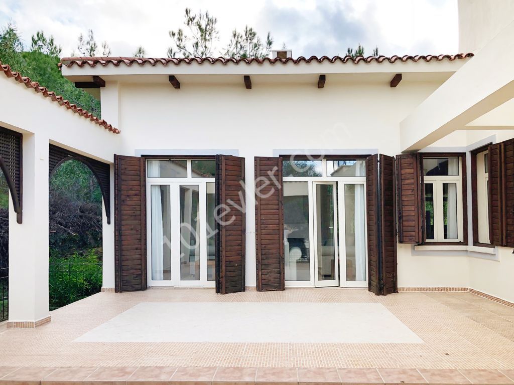 Turkish Title 3 Bedroom Villa in Savyon Village, Catalkoy