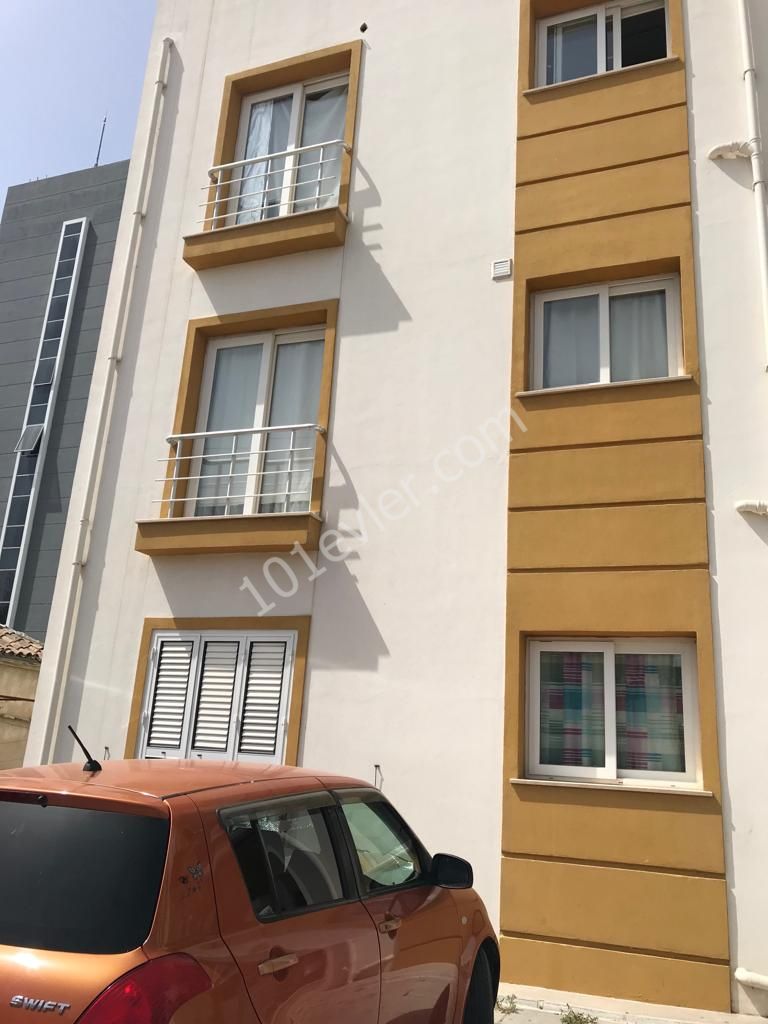 Lefkoşa Küçükkaymaklı'da Büyük Cami ve durakların yanında 2+1 kiralık daireler