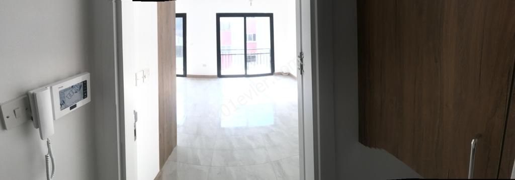 Girne'de ögretmenler evinin orada 2+1 kiralık sıfır daire