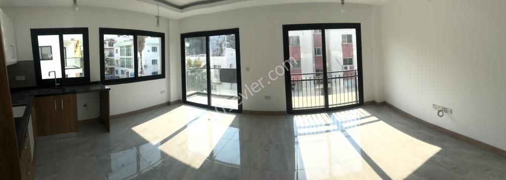 Girne'de ögretmenler evinin orada 2+1 kiralık sıfır daire