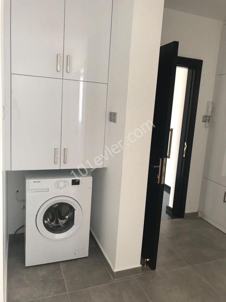 Girne Merkezde Kiralık Eşyalı 2+1 sıfır esyalı daireler