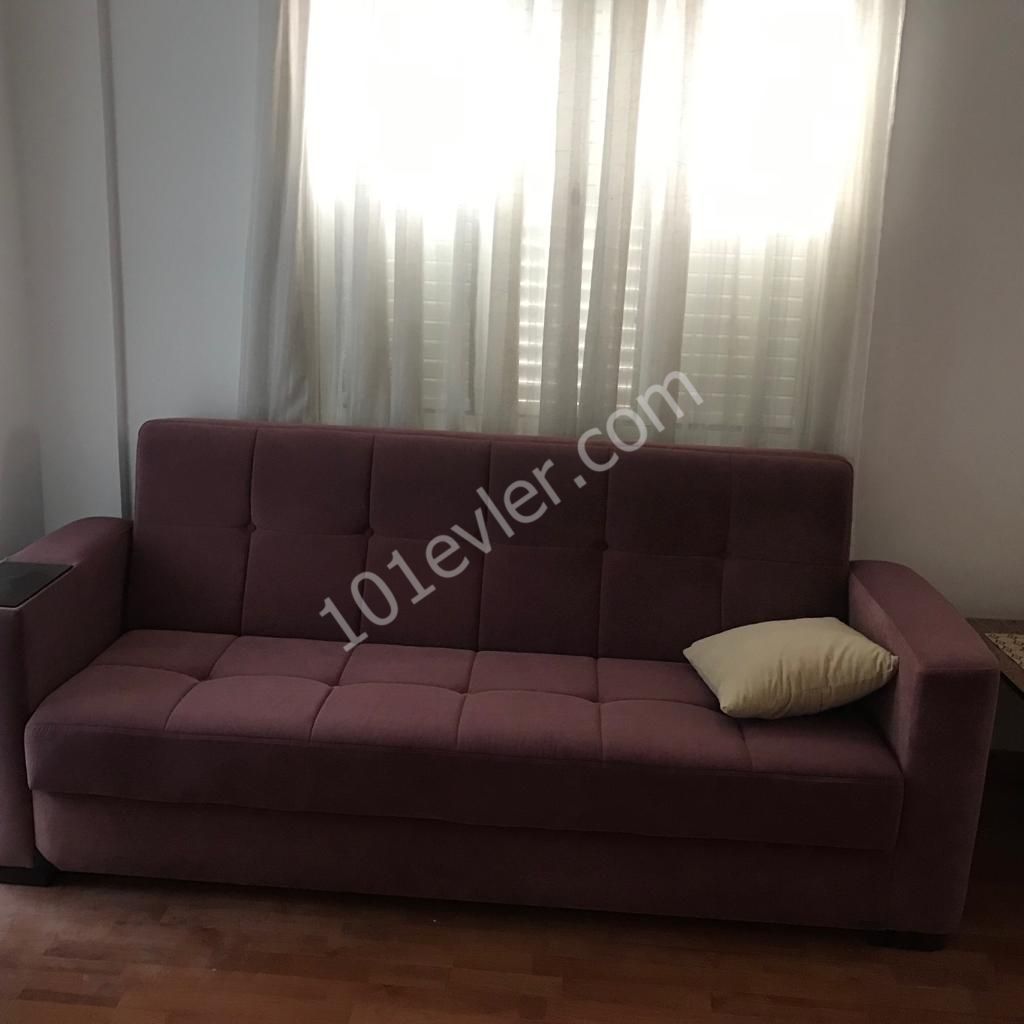 Lefkoşa Gönyeli belediyesine 5 dk yurume mesafesinde kiralık 3+1 daire  